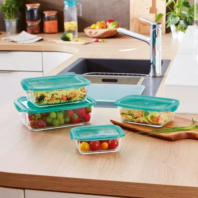 Recipiente Luminarc Keep\'n Lagon 1,97 L rectangular de vidrio transparente con tapa verde y diseño apilable.