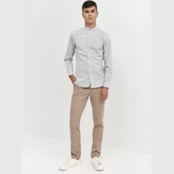 Pantalón chino camarero Monza 04019 camel T-46 de algodón, diseño clásico y corte recto, elegante y cómodo.