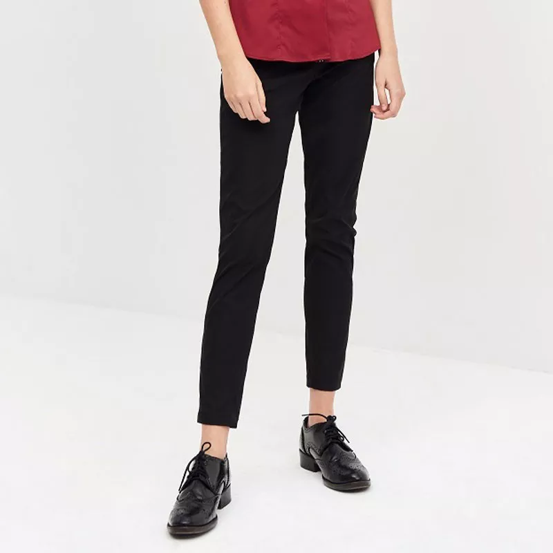 Pantalón chino camarera Monza 04020 negro T-40 de algodón con corte ajustado y acabado suave