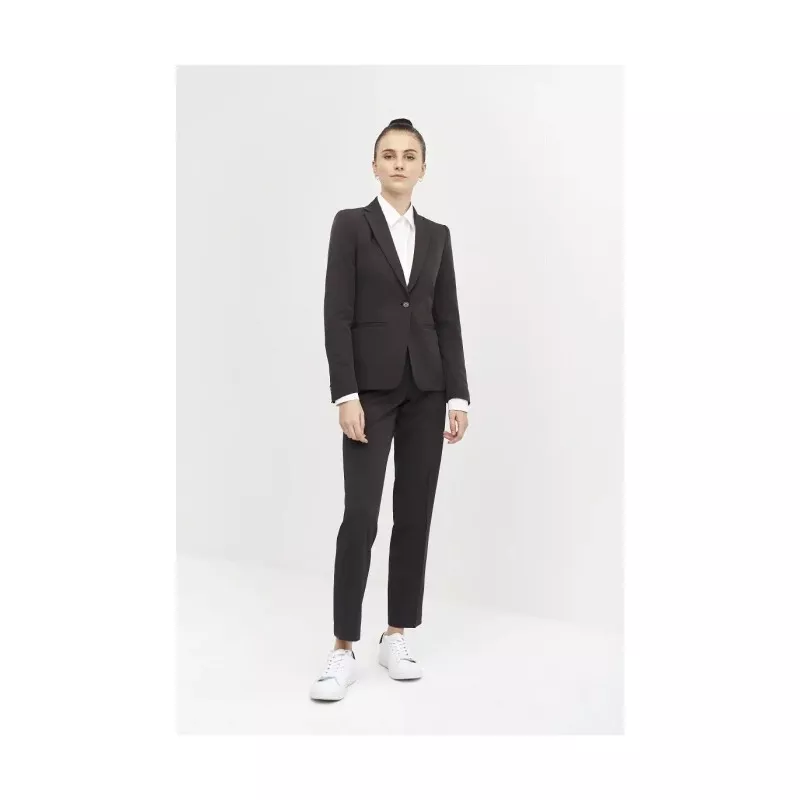 Pantalón camarera Monza 04022 regular fit negro T-50 de poliéster con diseño moderno y acabado clásico.
