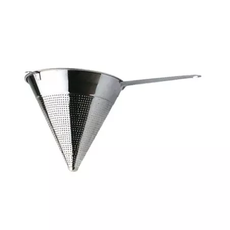 Colador chino Ilsa 111 de 16 cm en acero inoxidable con diseño cónico y perforaciones para colar líquidos.