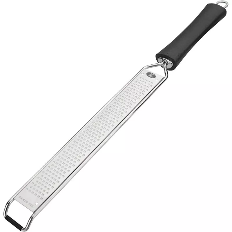 Rallador largo fino Lacor 61346 inox 41 cm con mango ergonomico de plástico negro y acabado pulido brillante.