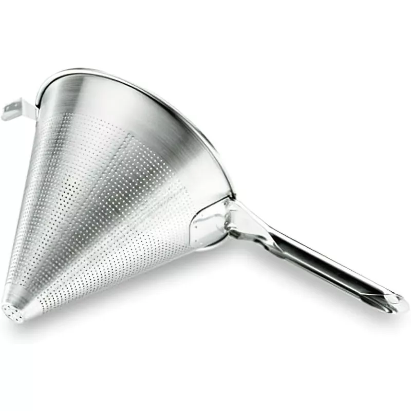 Colador chino Lacor 60326 inox 18/10 de 26 cm con diseño cónico y perforaciones finas para colar eficazmente.