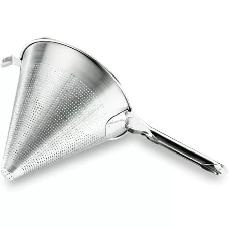 Colador chino Lacor 60326 inox 18/10 de 26 cm con diseño cónico y perforaciones finas para colar eficazmente.
