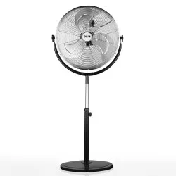 Ventilador de pie industrial HJM FES-45C 110W regulable en altura con diseño metálico negro y aspas de gran potencia.