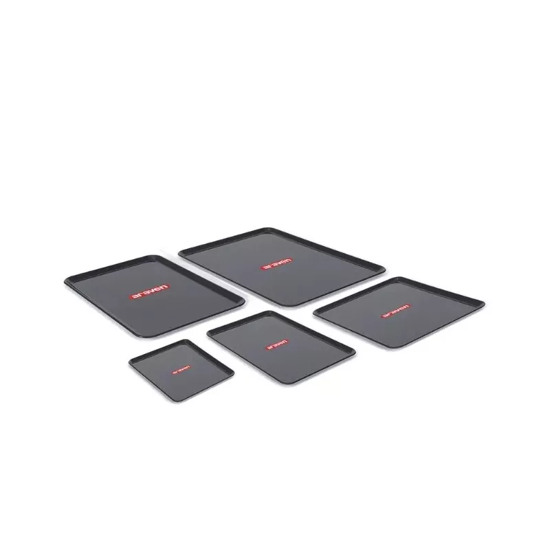 BANDEJA ARAVEN PLANA 14023 3 NEGRA de plástico resistente, formato plano, ideal para servir y presentar alimentos.
