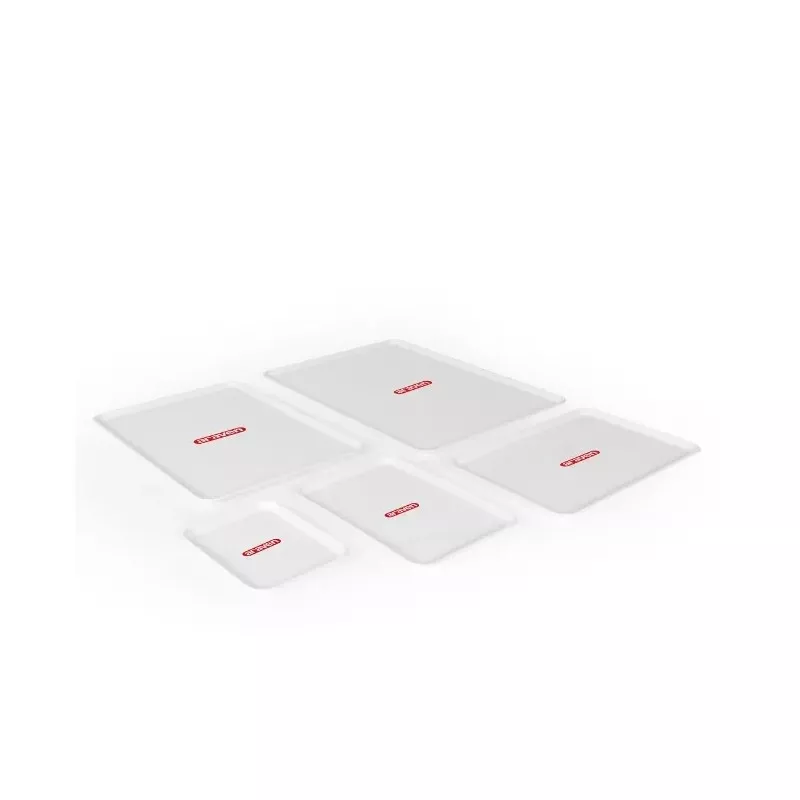 Bandeja Araven plana 1022 *2* de polipropileno blanco, diseño rectangular y acabado liso, ideal para servir.