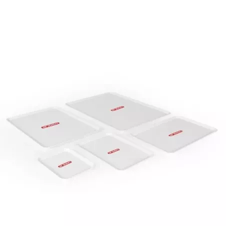 Bandeja Araven plana 1022 *2* de polipropileno blanco, diseño rectangular y acabado liso, ideal para servir.