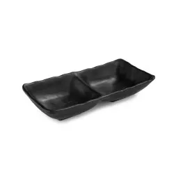 Bandeja Black Snack 17x8 P22120 de cerámica negra con diseño de doble compartimento y acabado mate.