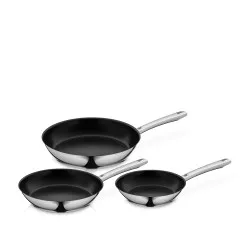 Juego de 3 sartenes WMF Nordic Profi de 20, 24 y 28 cm, acero inoxidable con acabado pulido y recubrimiento antiadherente negro.