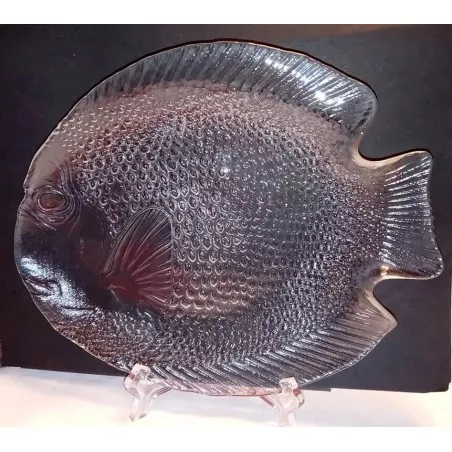 PLATO PESCADO POISON ARCOROC de vidrio transparente con diseño en relieve y forma de pez, ideal para presentación elegante.
