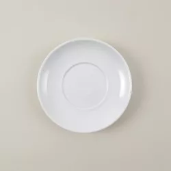 PLATILLO CAFE EURODRA 13,5CM MALLORCA de porcelana blanca con diseño clásico y acabado brillante