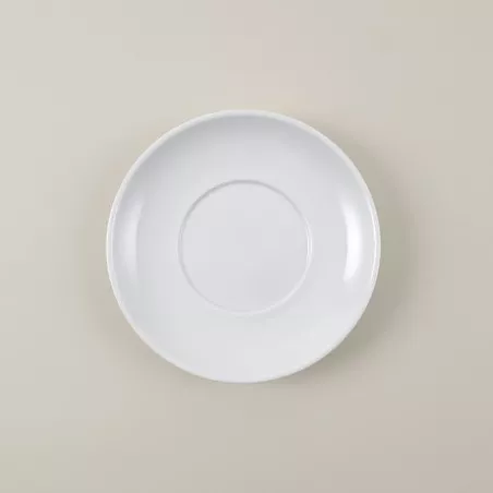 PLATILLO CAFE EURODRA 13,5CM MALLORCA de porcelana blanca con diseño clásico y acabado brillante