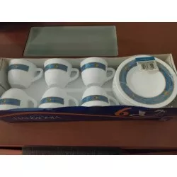 Estuche Moka Harmonía Astral con 6 tazas de cerámica blanca y platillos decorados en azul y dorado