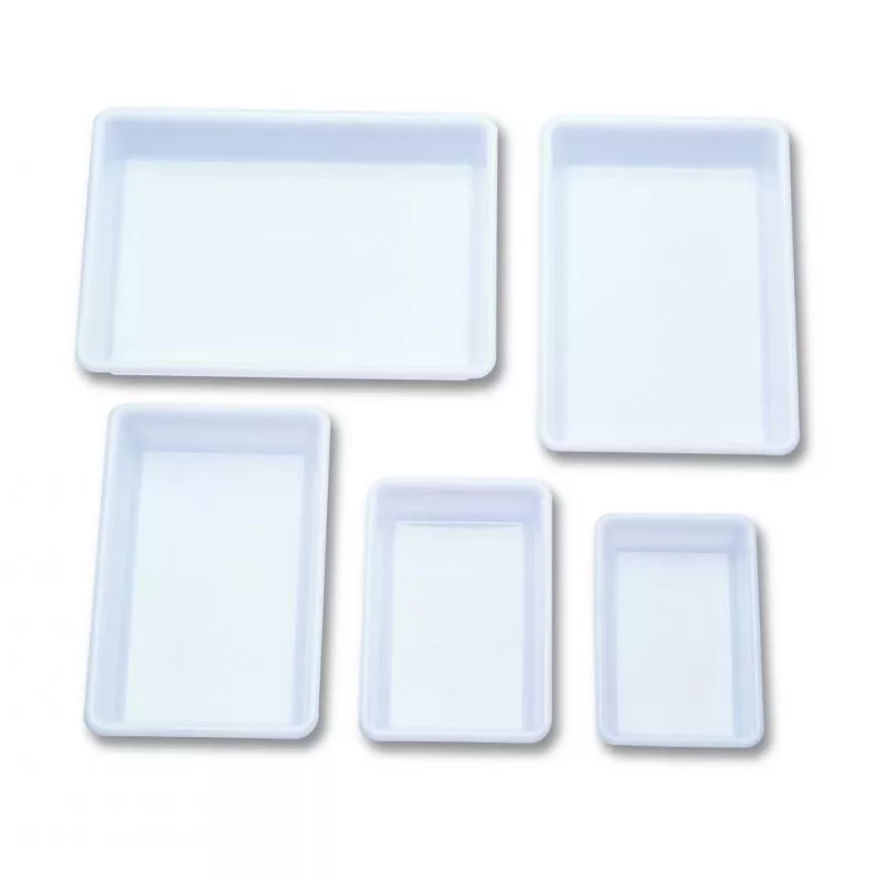 Cubeta Araven 1129 2L plástico profesional rectangular color blanco, diseño apilable y resistente para uso versátil.