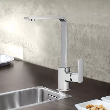 Grifo de cocina GME Quadra 3143 monomando caño cuadrado cromo con acabado brillante y diseño moderno.