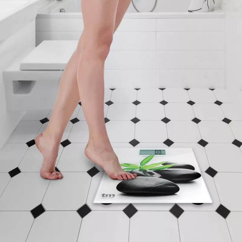 Báscula de baño TM Electron TMPBS013 Zen – hasta 150 kg, diseño moderno en vidrio templado con acabados elegantes y superficie a