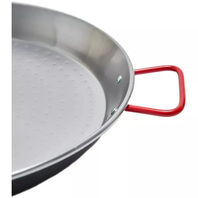 Paellera Garcima 28 cm de hierro pulido con diseño clásico y mango rojo ergonómico para facilitar el manejo