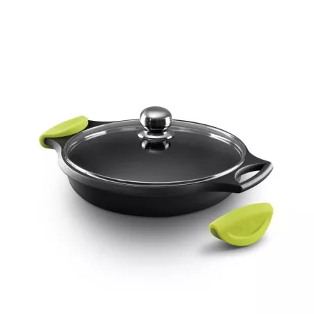 Cacerola baja Fundix 32 cm aluminio fundido inducción color negro con asas verdes y tapa de acero inoxidable.