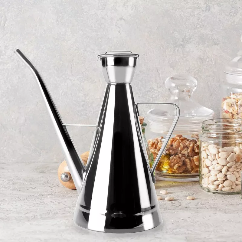 Aceitera profesional inox Ibili Ibérica 1L con diseño cónico y acabado pulido, ideal para servicio en cocina.