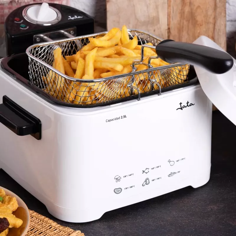 Freidora de aceite Jata FR278 2,5L 2000W blanca con cesta de metal y diseño compacto ideal para frituras.