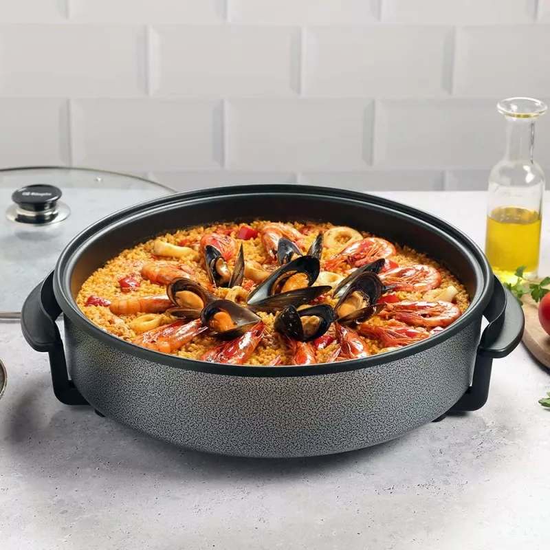 Sartén eléctrica Orbegozo PZ4270 42 cm 6,5L antiadherente negra con acabado texturizado y asas ergonómicas.