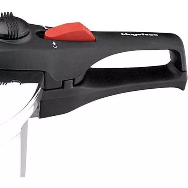 Olla a presión Magefesa Practika Plus 7,5L inducción con mango ergonómico y sistema de seguridad en color negro.