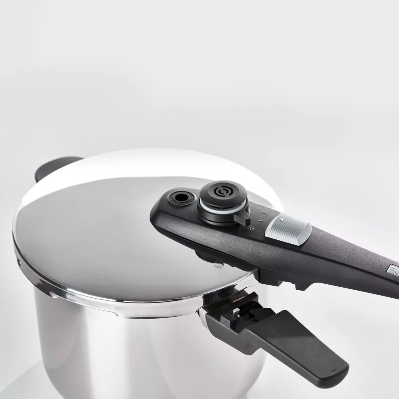 Olla a presión BRA Active Pro 7 L de acero inoxidable con tapa hermética y diseño moderno para alta eficiencia.