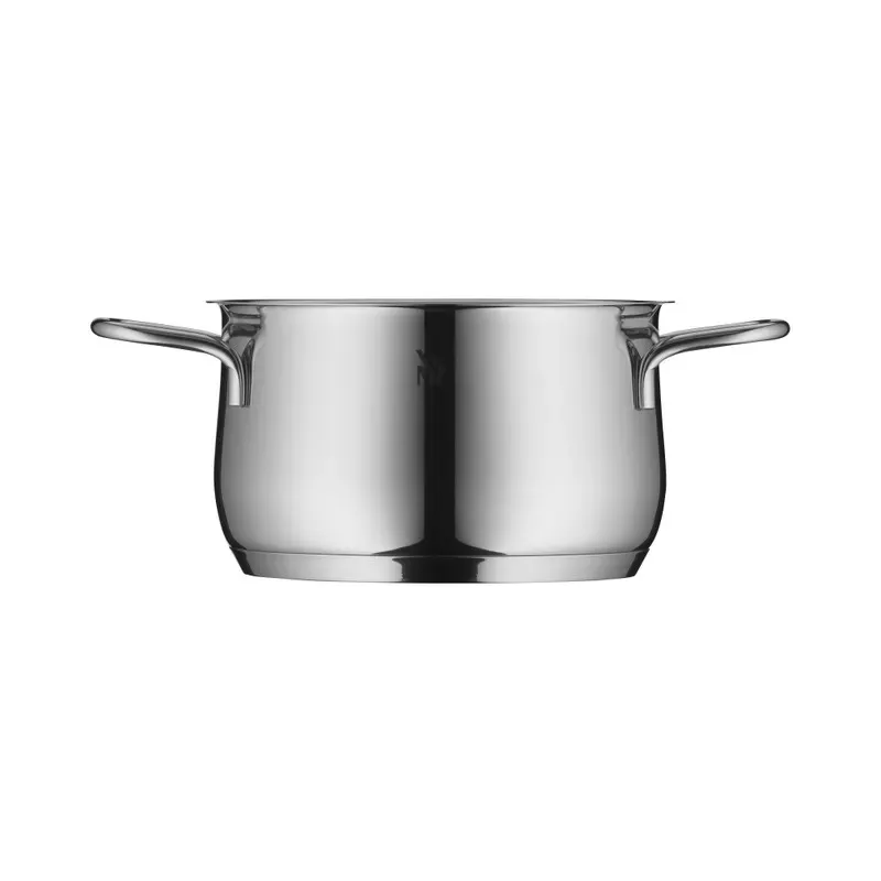 Olla baja WMF Diadem Plus 16 cm de acero inoxidable pulido para inducción con asas ergonómicas.