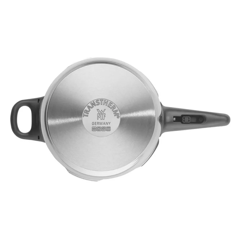 Olla a presión WMF Perfect 4,5L de acero inoxidable con acabado pulido y diseño de inducción eficiente