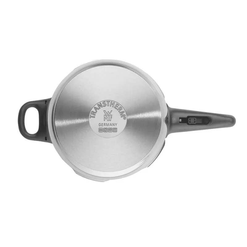 Olla a presión WMF Perfect 3L acero inoxidable inducción con acabado brillante y diseño ergonómico para fácil uso.