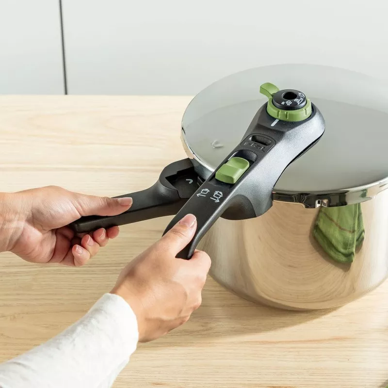 Olla a presión Tefal Secure Trendy 6L acero inoxidable con tapa de seguridad y asas ergonómicas diseño moderno