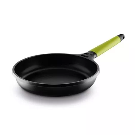Sartén Fundix F3-I20 20 cm de aluminio fundido inducción con acabado antiadherente y mango ergonómico verde.