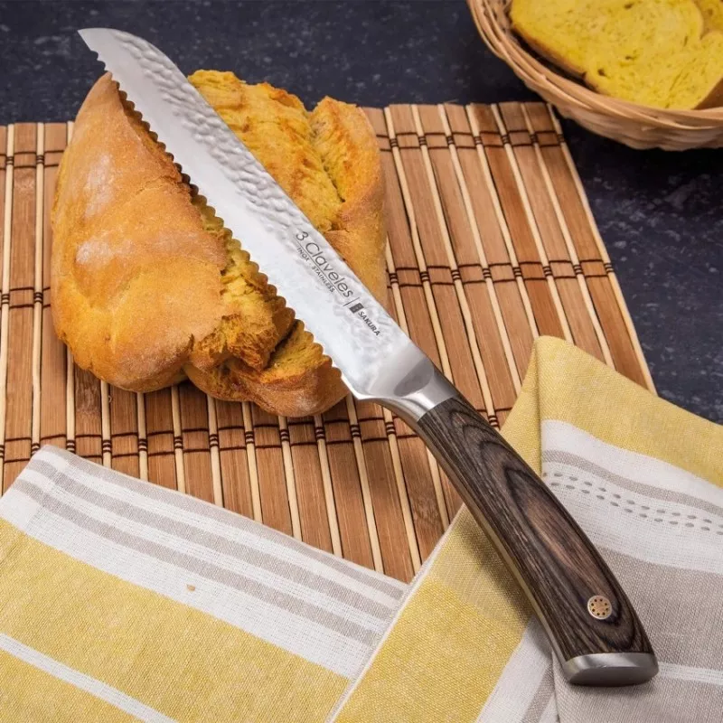Cuchillo panero Tres Claveles Sakura 19cm hoja martillada