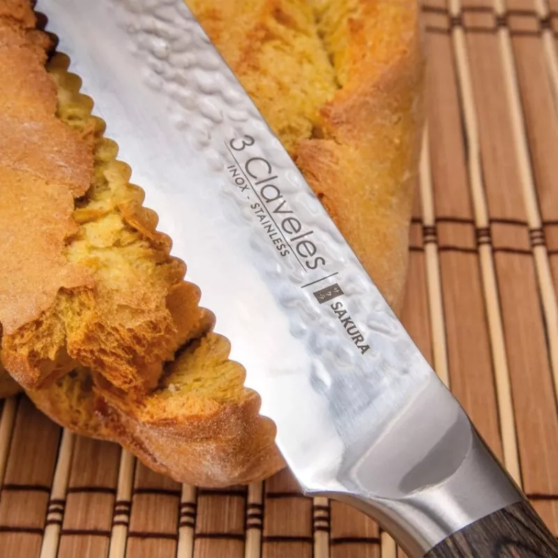 Cuchillo panero Tres Claveles Sakura 19cm hoja martillada