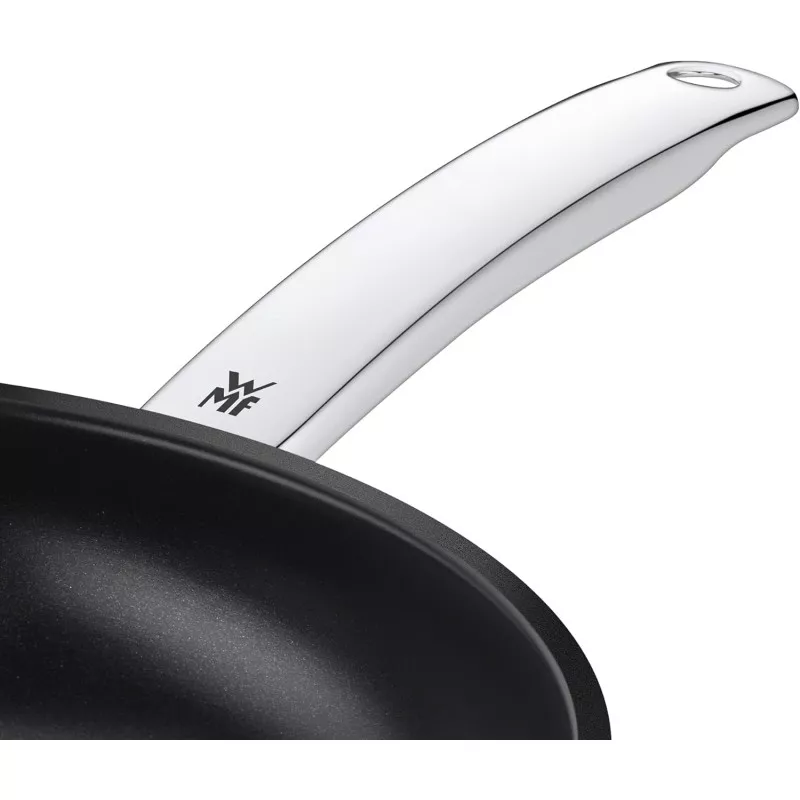 Sartén WMF Durado 28 cm con aluminio fundido, revestimiento cerámico y mango ergonómico de acero inoxidable.