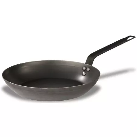 Sartén lionesa Pujadas 28 cm de hierro para inducción, acabado negro mate y diseño ergonómico.