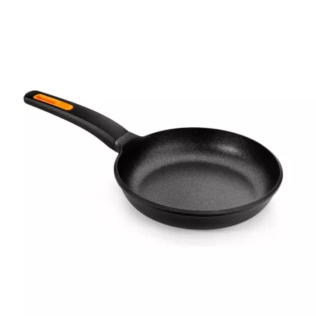 Sartén BRA Efficient Plus 22 cm de aluminio fundido negro apta para inducción con diseño antiadherente