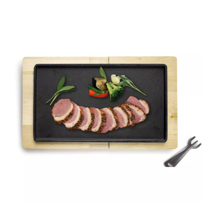 PLATO HIERRO FUNDIDO +BASE MADERA IBILI 667734 rectangular negro con acabado liso y base de madera natural ideal para servir com