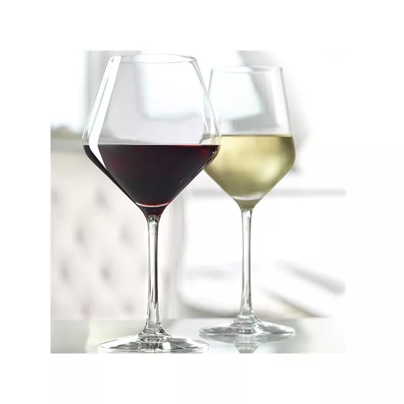 COPA REVOLUTION VV BORGOÑA 55 CL de cristal, diseño elegante y acabado brillante, ideal para vino tinto.