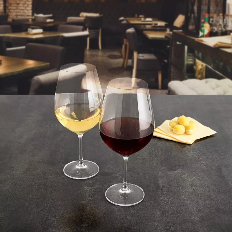 COPA BOHEMIA MAGNUS Nº1,1L de cristal transparente con diseño elegante y base resistente, ideal para vino tinto y blanco