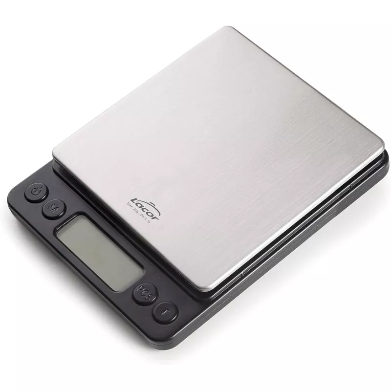 BASCULA PRECISION BLACK LACOR 61711 de acero inoxidable con pantalla digital y diseño compacto y moderno.