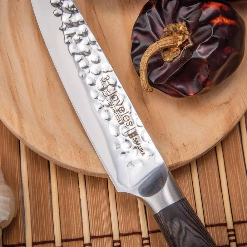Cuchillo Sakura cocina 12,5 cm 01016 de acero inoxidable con mango de madera y diseño antideslizante.