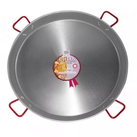 Paellera 90 hierro Garcima 50 raciones de color plateado con asas rojas y acabado pulido ideal para cocinar paellas.