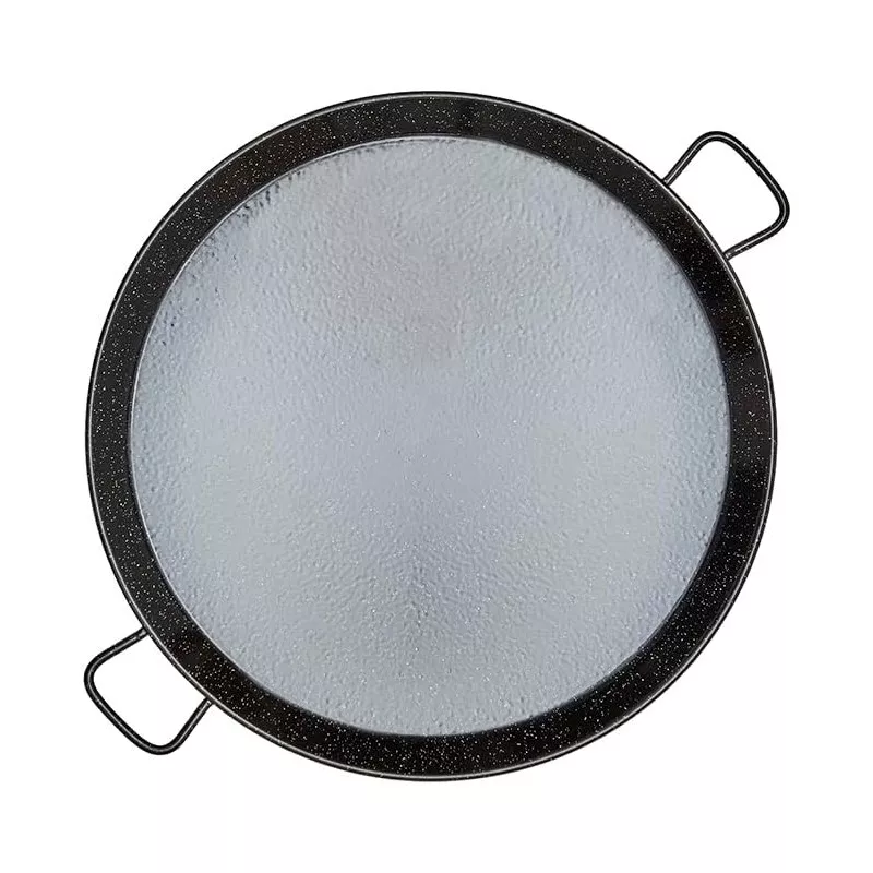 Paellera 65 esmaltada Garcima de color negro con acabado brillante y asas laterales para facilitar el manejo.