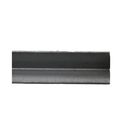 POSTE ANGULAR HIERRO L40*3.6 2.00 en color negro, material de hierro, diseño angular y resistente para estructuras.