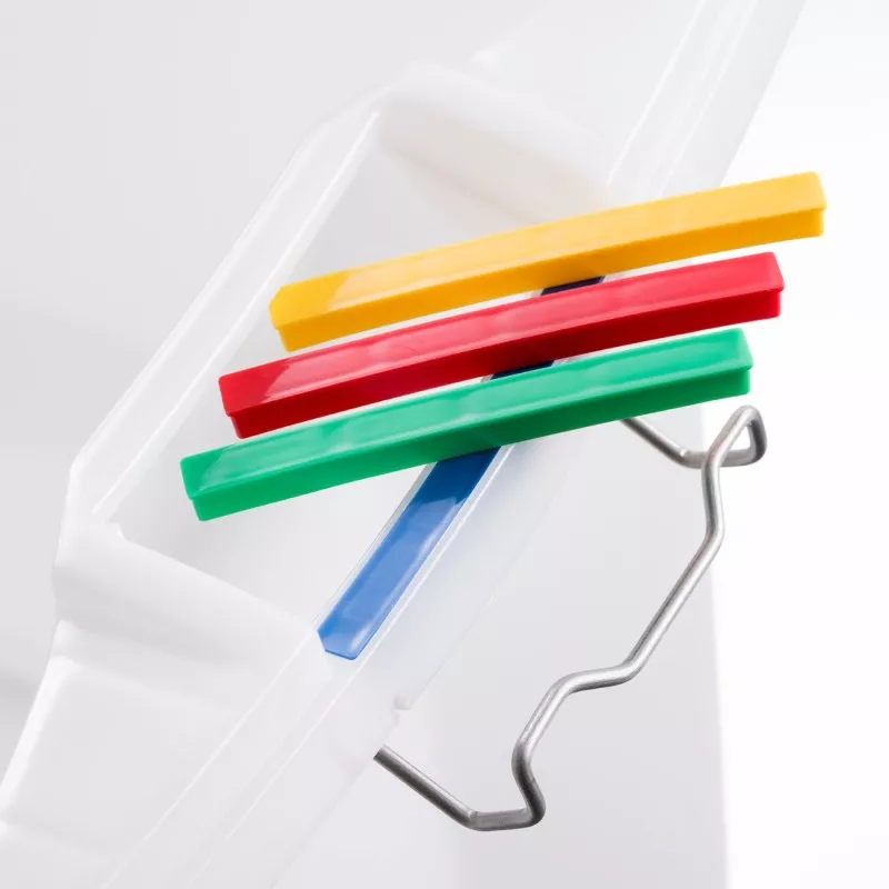 CUBETA ARAVEN 870 FOOD BAC C/R 70 L blanca con tapa y cuatro marcadores de colores para clasificación de alimentos