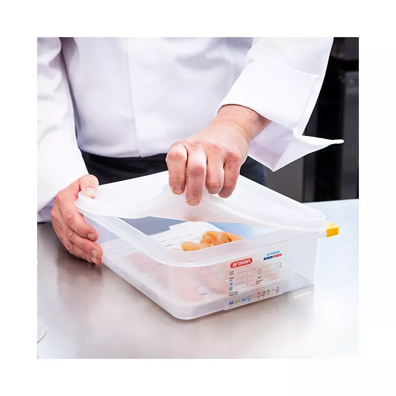 CUBETA ARAVEN 3036 13,7 L. TRANSP. rectangular de plástico transparente con tapa hermética y clip de cierre.