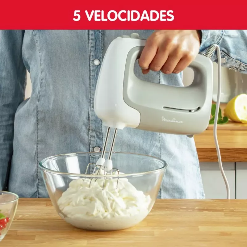 Batidora amasadora Moulinex HM450B10 450W blanca con bol de 3.5L y 5 velocidades para mezclar y batir ingredientes.