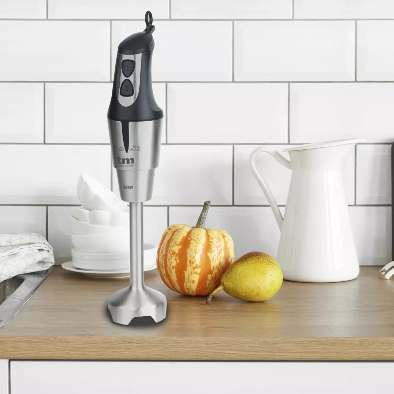 Batidora de mano TM Electron TMPBA008 650W 900ml en acero inoxidable y negro, diseño ergonómico y fácil de usar